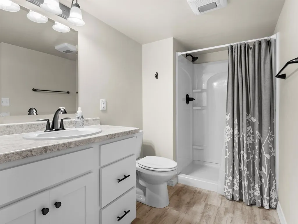 121 S Columbia Ave, Sturgeon Bay Wi 54235, 4 Bedrooms Bedrooms, ,3 BathroomsBathrooms,Inland-Residential,For Sale,S Columbia Ave,141896