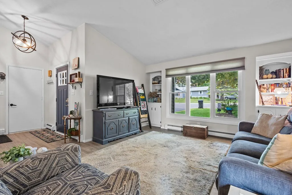 1829 Jefferson Dr, Sturgeon Bay, Wisconsin 54235, 3 Bedrooms Bedrooms, ,3 BathroomsBathrooms,Inland-Residential,For Sale,Jefferson Dr,144058