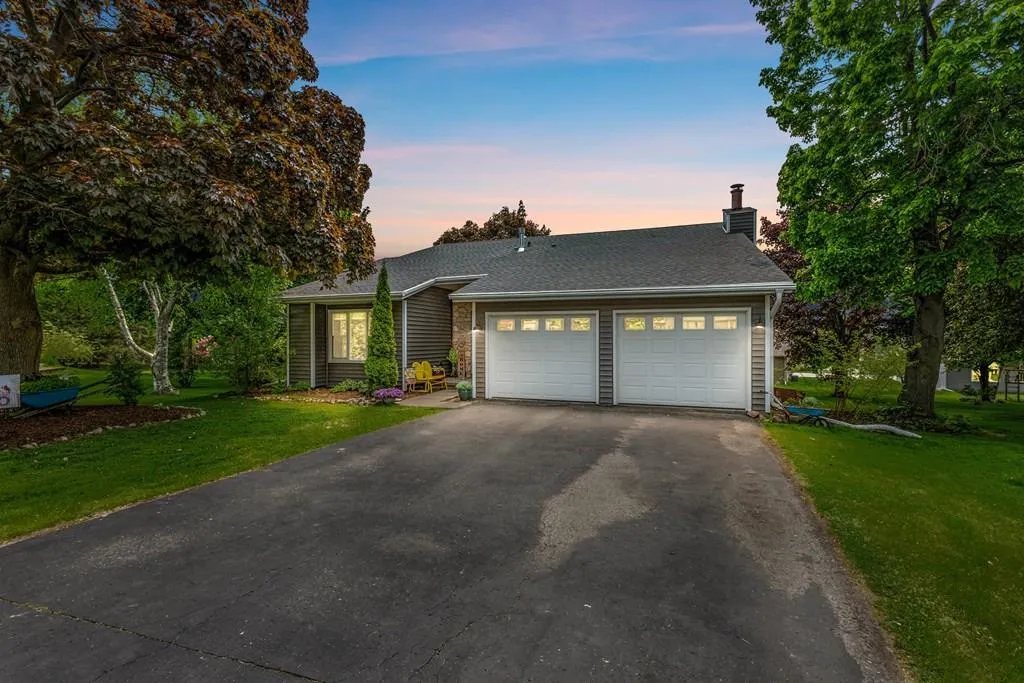 1829 Jefferson Dr, Sturgeon Bay, Wisconsin 54235, 3 Bedrooms Bedrooms, ,3 BathroomsBathrooms,Inland-Residential,For Sale,Jefferson Dr,144058