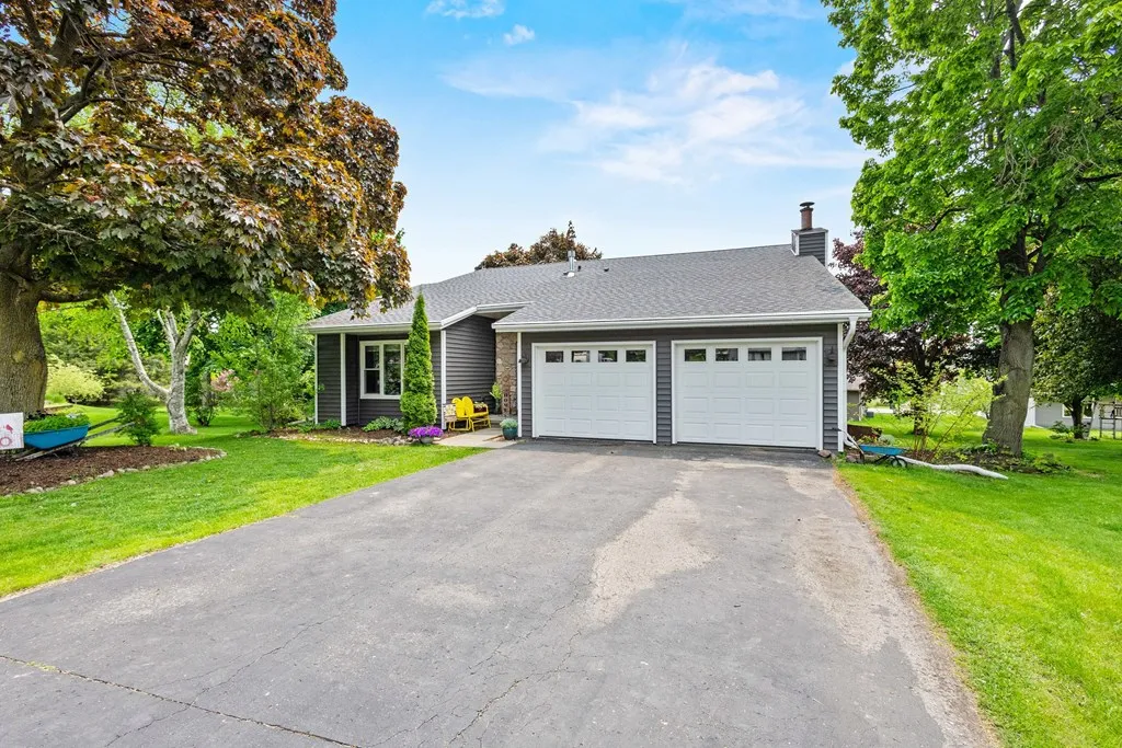 1829 Jefferson Dr, Sturgeon Bay, Wisconsin 54235, 3 Bedrooms Bedrooms, ,3 BathroomsBathrooms,Inland-Residential,For Sale,Jefferson Dr,144058