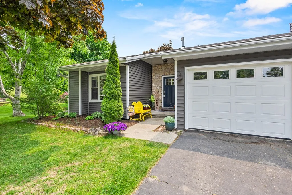 1829 Jefferson Dr, Sturgeon Bay, Wisconsin 54235, 3 Bedrooms Bedrooms, ,3 BathroomsBathrooms,Inland-Residential,For Sale,Jefferson Dr,144058