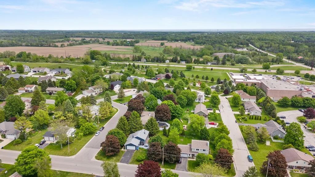 1829 Jefferson Dr, Sturgeon Bay, Wisconsin 54235, 3 Bedrooms Bedrooms, ,3 BathroomsBathrooms,Inland-Residential,For Sale,Jefferson Dr,144058