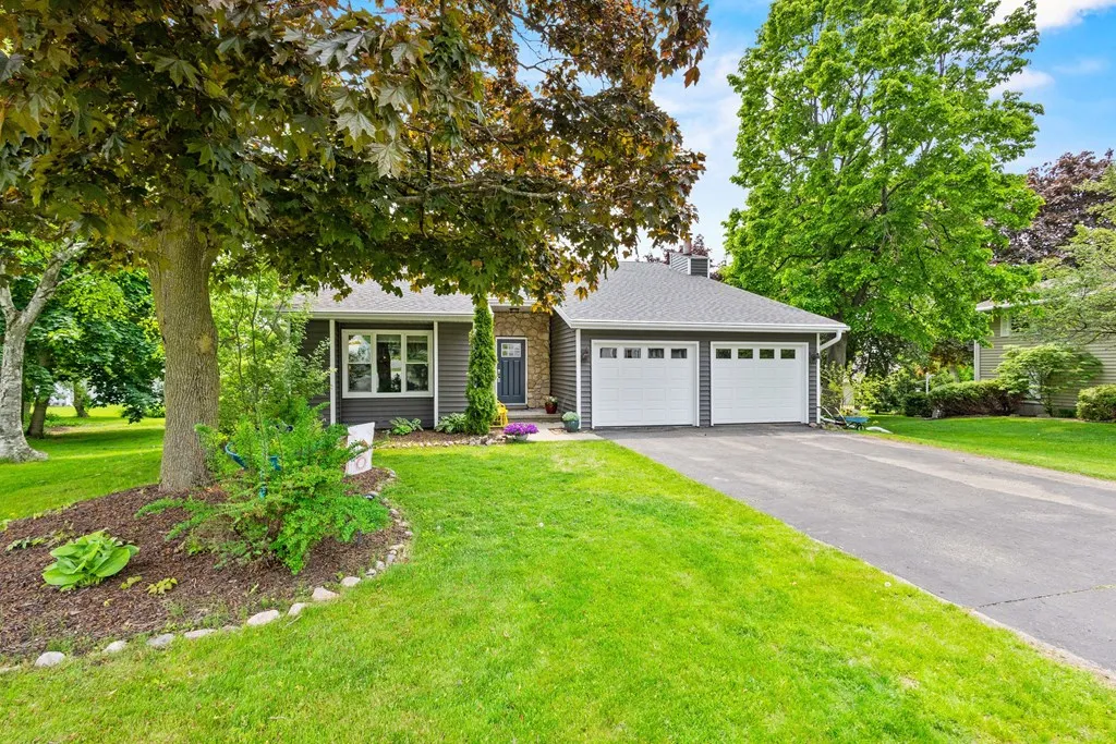 1829 Jefferson Dr, Sturgeon Bay, Wisconsin 54235, 3 Bedrooms Bedrooms, ,3 BathroomsBathrooms,Inland-Residential,For Sale,Jefferson Dr,144058