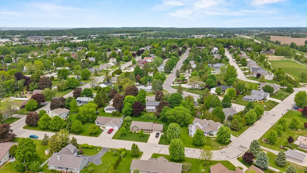 1829 Jefferson Dr, Sturgeon Bay, Wisconsin 54235, 3 Bedrooms Bedrooms, ,3 BathroomsBathrooms,Inland-Residential,For Sale,Jefferson Dr,144058