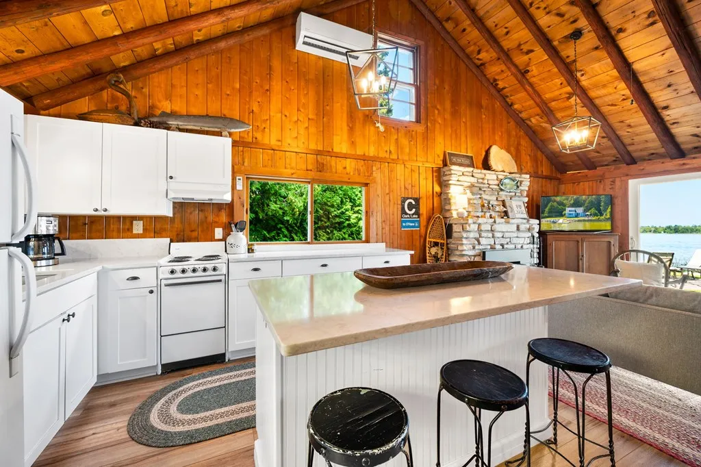 5740 W Shore Dr, Sturgeon Bay, Wisconsin 54235, 2 Bedrooms Bedrooms, ,1 BathroomBathrooms,Waterfront-Residential,For Sale,W Shore Dr,144534