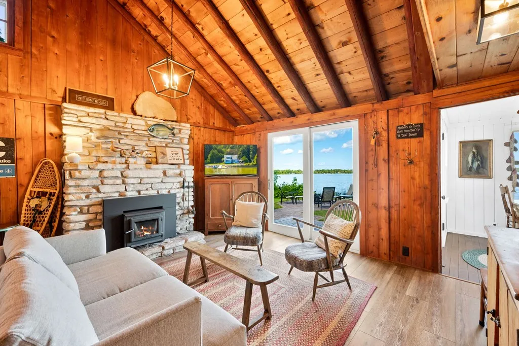 5740 W Shore Dr, Sturgeon Bay, Wisconsin 54235, 2 Bedrooms Bedrooms, ,1 BathroomBathrooms,Waterfront-Residential,For Sale,W Shore Dr,144534