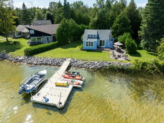 5740 W Shore Dr, Sturgeon Bay, Wisconsin 54235, 2 Bedrooms Bedrooms, ,1 BathroomBathrooms,Waterfront-Residential,For Sale,W Shore Dr,144534