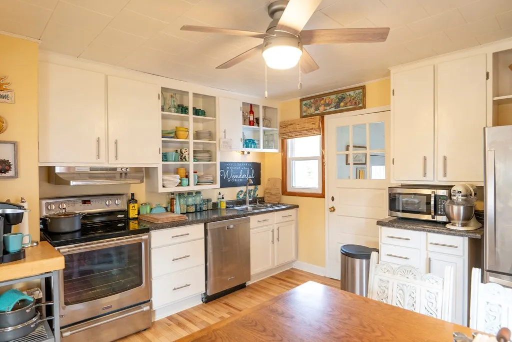 620 Huron St, Sturgeon Bay Wi 54235, 2 Bedrooms Bedrooms, ,1 BathroomBathrooms,Inland-Residential,For Sale,Huron St,141449