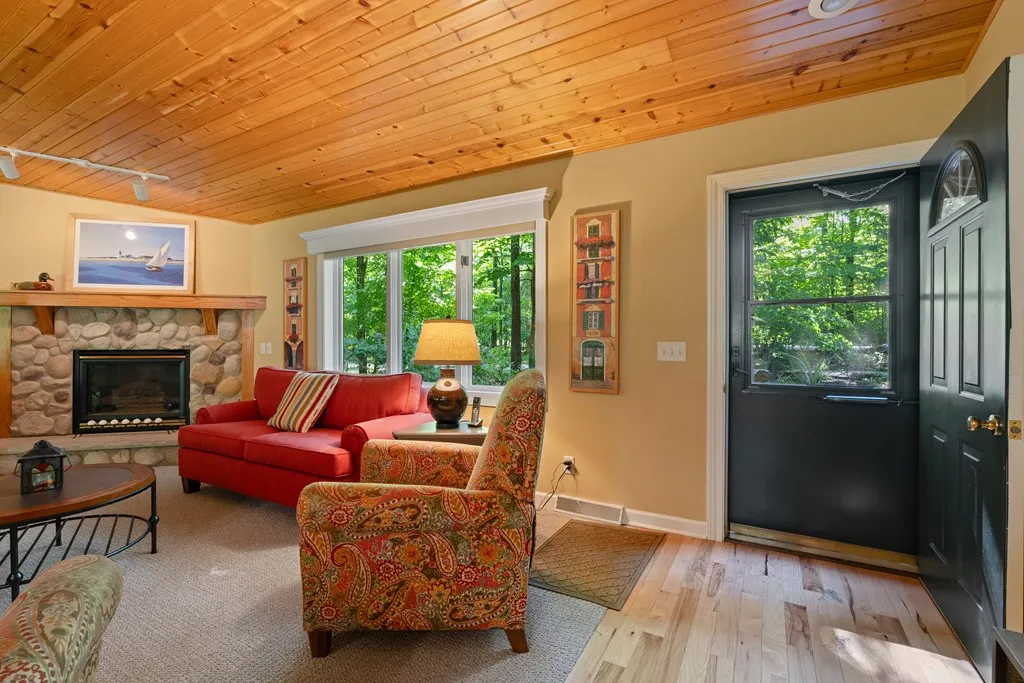 7635 Point Beach Rd, Egg Harbor, Wisconsin 54209, 3 Bedrooms Bedrooms, ,2 BathroomsBathrooms,Inland-Residential,For Sale,Point Beach Rd,144206