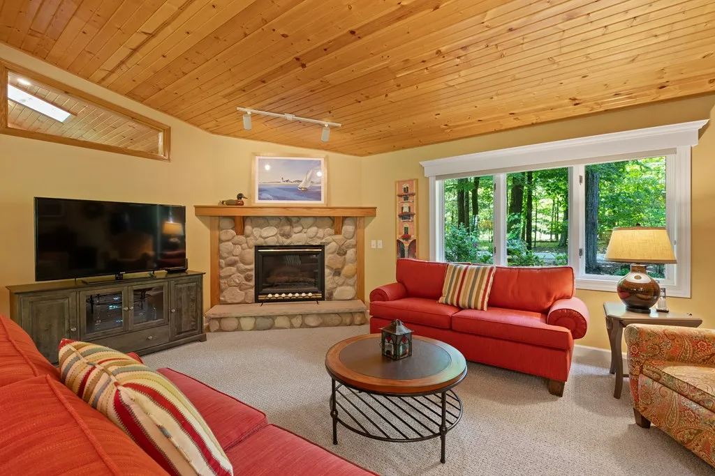 7635 Point Beach Rd, Egg Harbor, Wisconsin 54209, 3 Bedrooms Bedrooms, ,2 BathroomsBathrooms,Inland-Residential,For Sale,Point Beach Rd,144206