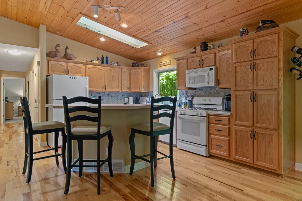 7635 Point Beach Rd, Egg Harbor, Wisconsin 54209, 3 Bedrooms Bedrooms, ,2 BathroomsBathrooms,Inland-Residential,For Sale,Point Beach Rd,144206