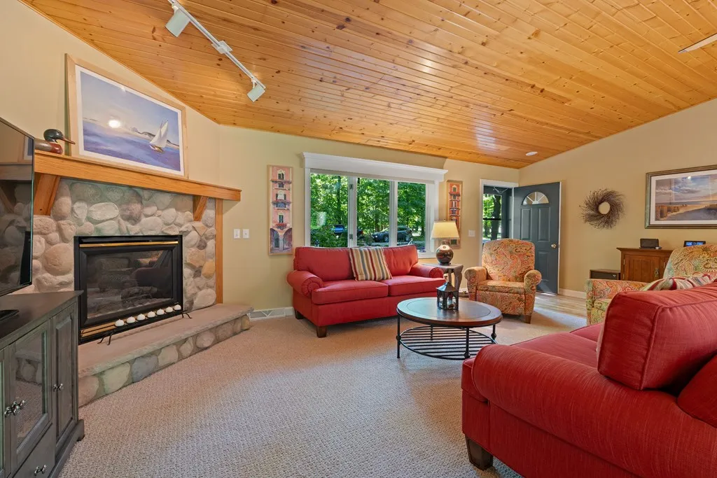 7635 Point Beach Rd, Egg Harbor, Wisconsin 54209, 3 Bedrooms Bedrooms, ,2 BathroomsBathrooms,Inland-Residential,For Sale,Point Beach Rd,144206