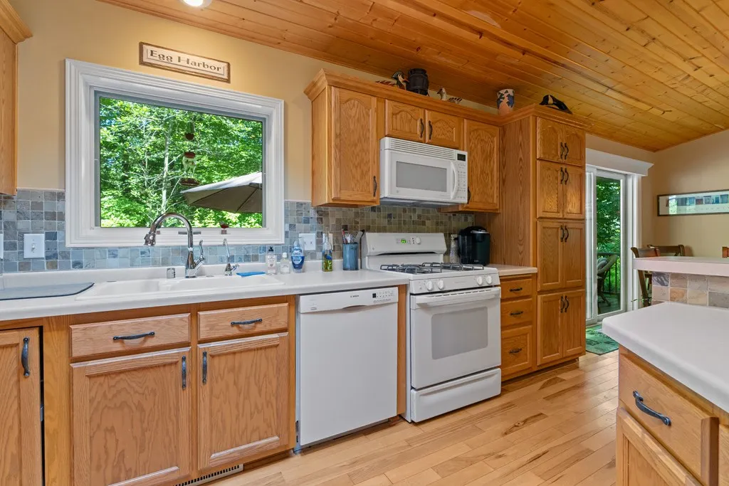 7635 Point Beach Rd, Egg Harbor, Wisconsin 54209, 3 Bedrooms Bedrooms, ,2 BathroomsBathrooms,Inland-Residential,For Sale,Point Beach Rd,144206