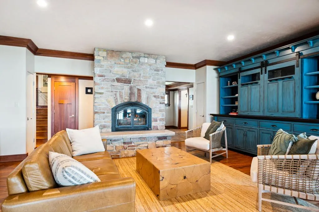 920 Memorial Dr, Sturgeon Bay Wi 54235, 4 Bedrooms Bedrooms, ,3 BathroomsBathrooms,Waterfront-Residential,For Sale,Memorial Dr,143241