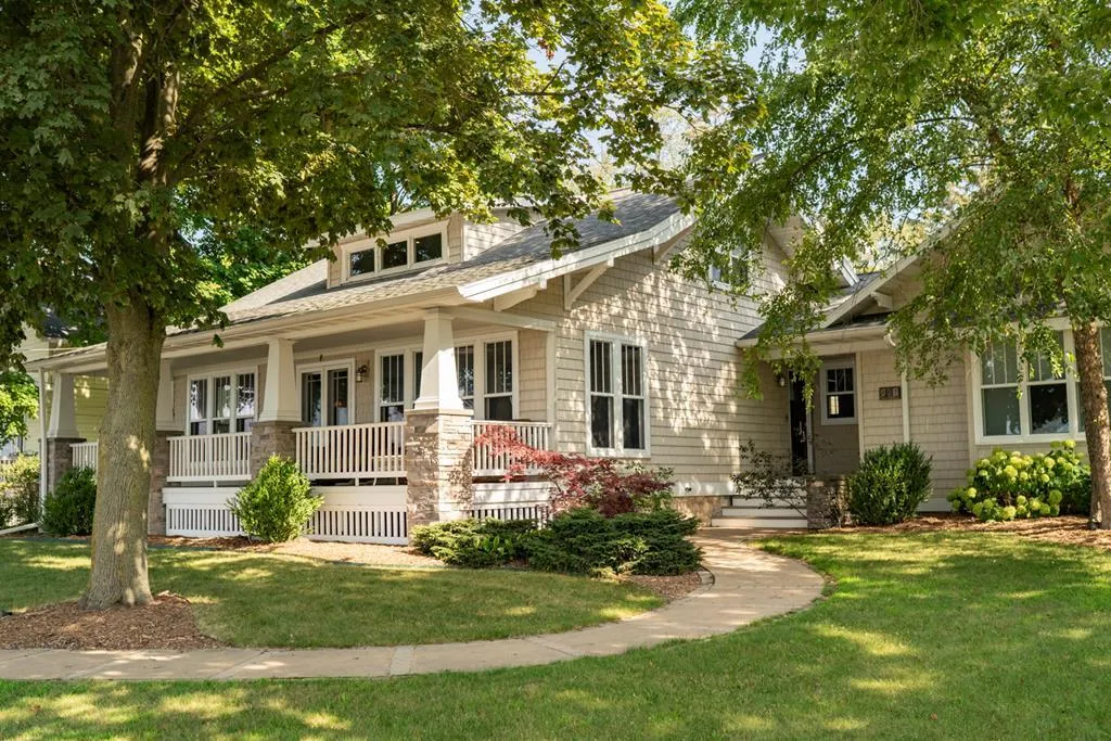 920 Memorial Dr, Sturgeon Bay Wi 54235, 4 Bedrooms Bedrooms, ,3 BathroomsBathrooms,Waterfront-Residential,For Sale,Memorial Dr,143241