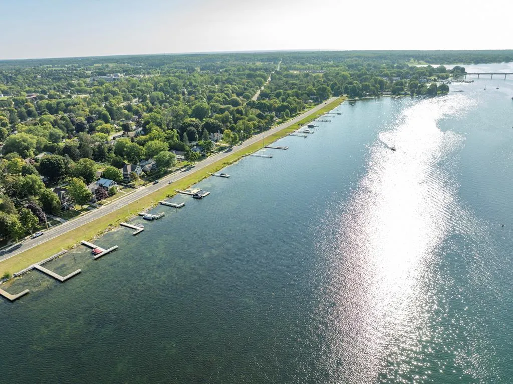 920 Memorial Dr, Sturgeon Bay Wi 54235, 4 Bedrooms Bedrooms, ,3 BathroomsBathrooms,Waterfront-Residential,For Sale,Memorial Dr,143241