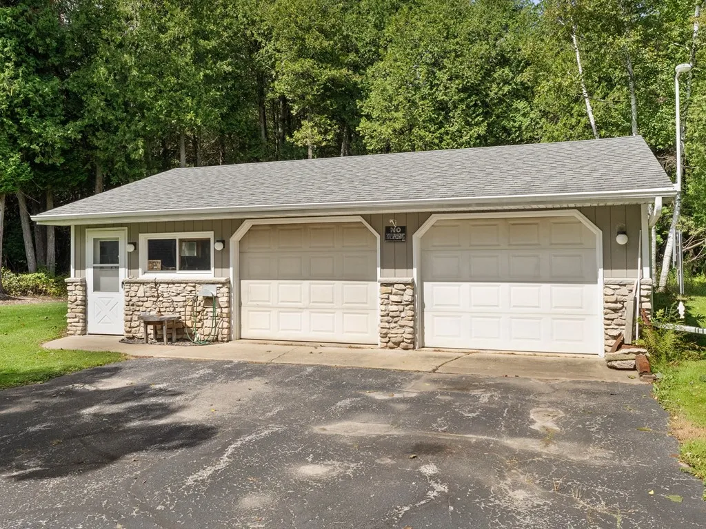 601 Sleepy Hollow Dr, Sturgeon Bay, Wisconsin 54235, 2 Bedrooms Bedrooms, ,3 BathroomsBathrooms,Waterfront-Residential,For Sale,Sleepy Hollow Dr,144519