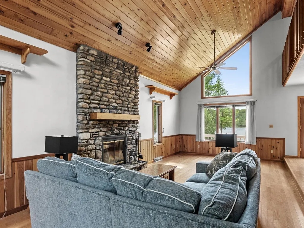 601 Sleepy Hollow Dr, Sturgeon Bay, Wisconsin 54235, 2 Bedrooms Bedrooms, ,3 BathroomsBathrooms,Waterfront-Residential,For Sale,Sleepy Hollow Dr,144519