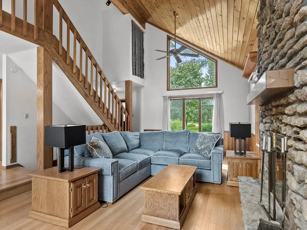 601 Sleepy Hollow Dr, Sturgeon Bay, Wisconsin 54235, 2 Bedrooms Bedrooms, ,3 BathroomsBathrooms,Waterfront-Residential,For Sale,Sleepy Hollow Dr,144519