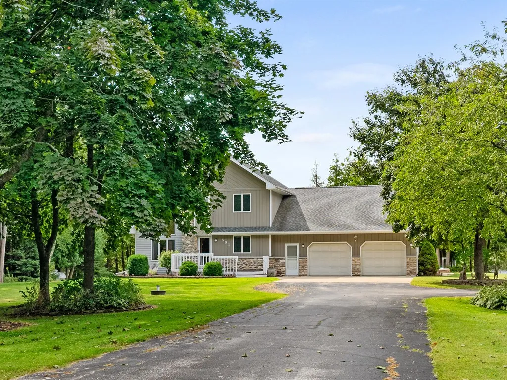 601 Sleepy Hollow Dr, Sturgeon Bay, Wisconsin 54235, 2 Bedrooms Bedrooms, ,3 BathroomsBathrooms,Waterfront-Residential,For Sale,Sleepy Hollow Dr,144519