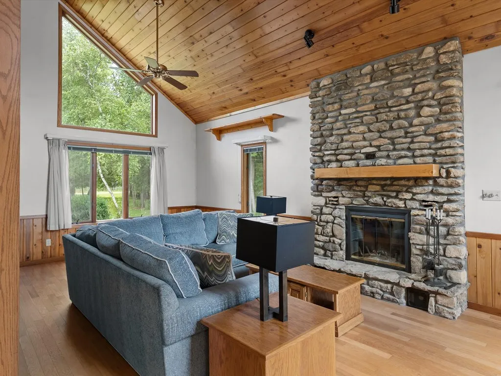 601 Sleepy Hollow Dr, Sturgeon Bay, Wisconsin 54235, 2 Bedrooms Bedrooms, ,3 BathroomsBathrooms,Waterfront-Residential,For Sale,Sleepy Hollow Dr,144519