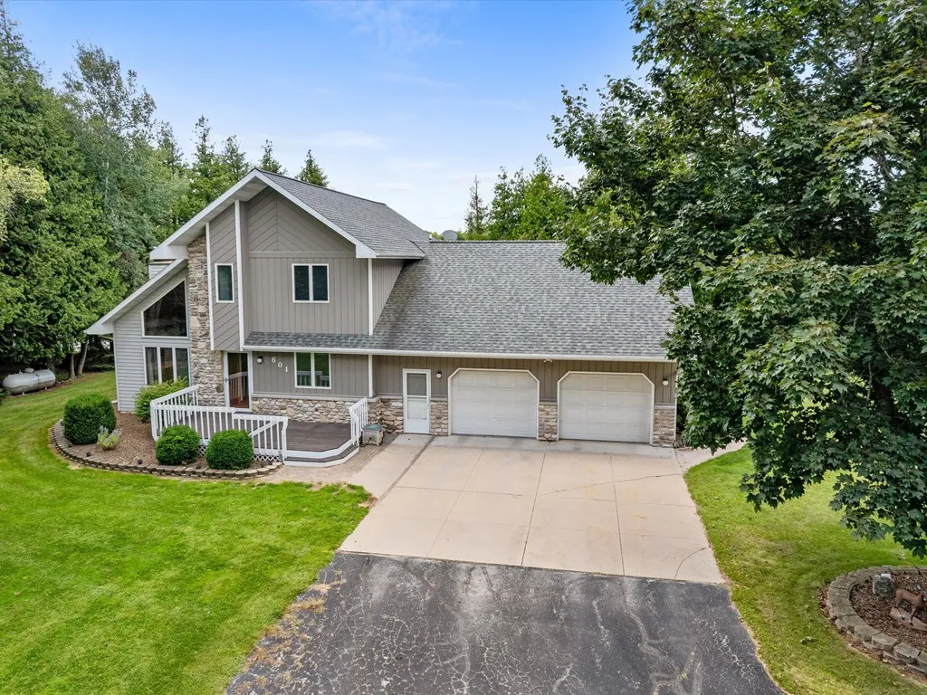 601 Sleepy Hollow Dr, Sturgeon Bay, Wisconsin 54235, 2 Bedrooms Bedrooms, ,3 BathroomsBathrooms,Waterfront-Residential,For Sale,Sleepy Hollow Dr,144519