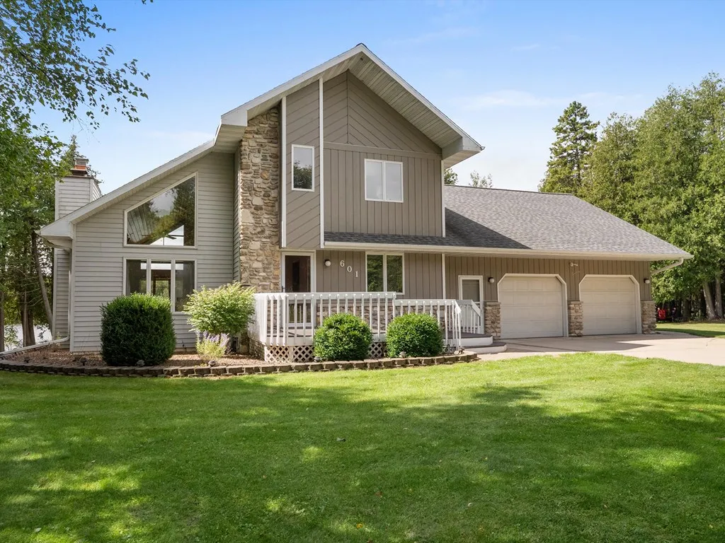 601 Sleepy Hollow Dr, Sturgeon Bay, Wisconsin 54235, 2 Bedrooms Bedrooms, ,3 BathroomsBathrooms,Waterfront-Residential,For Sale,Sleepy Hollow Dr,144519
