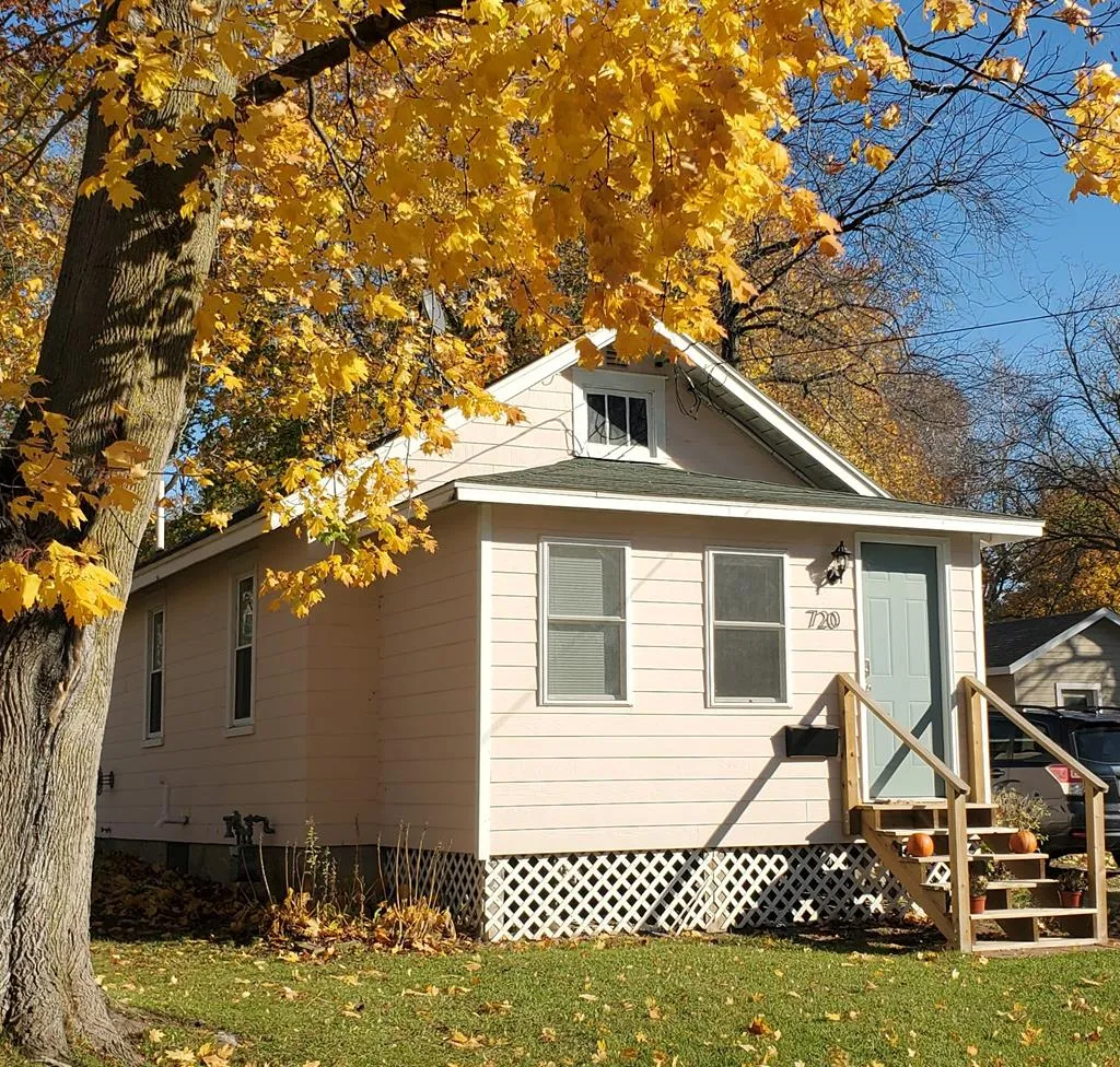 720 N 4th Ave, Sturgeon Bay Wi 54235, 2 Bedrooms Bedrooms, ,1 BathroomBathrooms,Inland-Residential,For Sale,N 4th Ave,141324