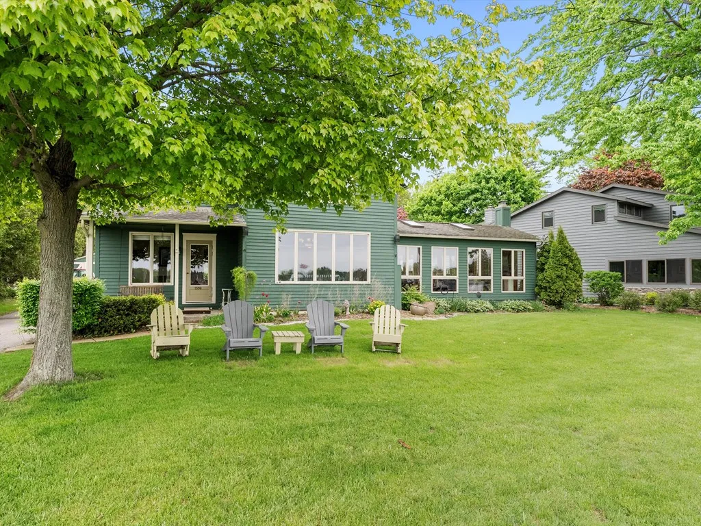 1350 Memorial Dr, Sturgeon Bay, Wisconsin 54235, 4 Bedrooms Bedrooms, ,3 BathroomsBathrooms,Waterfront-Residential,For Sale,Memorial Dr,144027