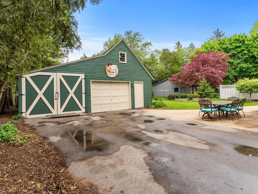 1350 Memorial Dr, Sturgeon Bay, Wisconsin 54235, 4 Bedrooms Bedrooms, ,3 BathroomsBathrooms,Waterfront-Residential,For Sale,Memorial Dr,144027