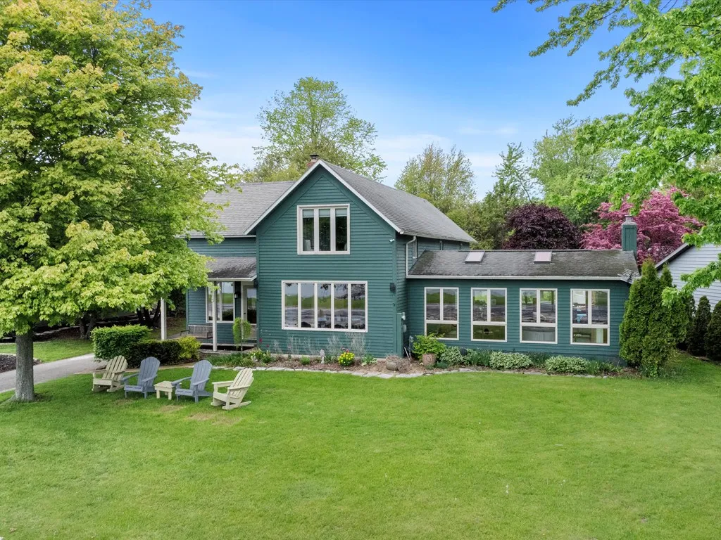 1350 Memorial Dr, Sturgeon Bay, Wisconsin 54235, 4 Bedrooms Bedrooms, ,3 BathroomsBathrooms,Waterfront-Residential,For Sale,Memorial Dr,144027