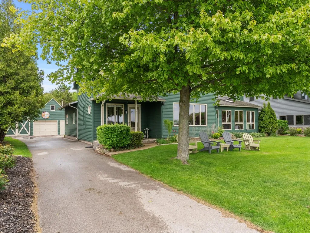 1350 Memorial Dr, Sturgeon Bay, Wisconsin 54235, 4 Bedrooms Bedrooms, ,3 BathroomsBathrooms,Waterfront-Residential,For Sale,Memorial Dr,144027