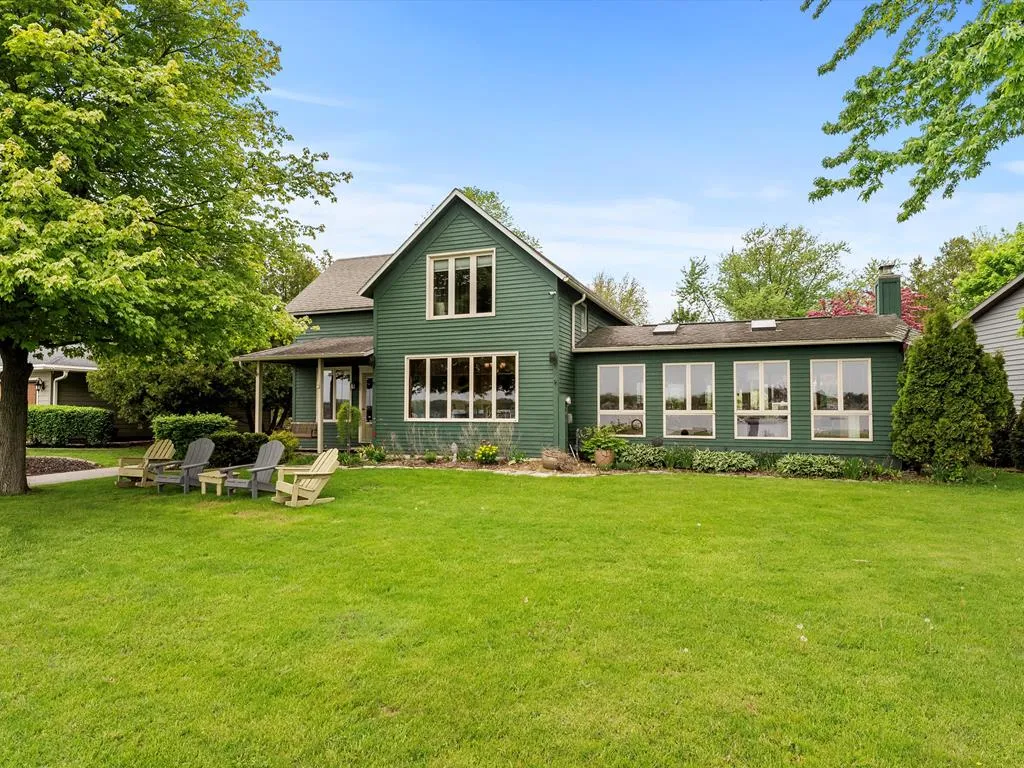 1350 Memorial Dr, Sturgeon Bay, Wisconsin 54235, 4 Bedrooms Bedrooms, ,3 BathroomsBathrooms,Waterfront-Residential,For Sale,Memorial Dr,144027