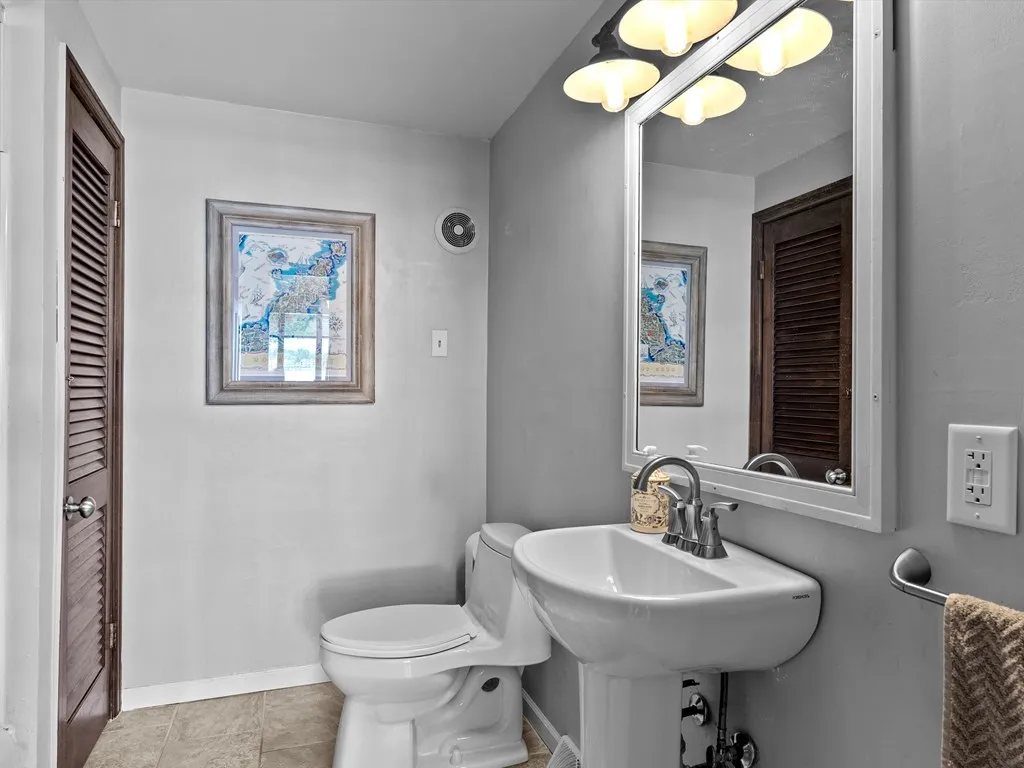 1350 Memorial Dr, Sturgeon Bay, Wisconsin 54235, 4 Bedrooms Bedrooms, ,3 BathroomsBathrooms,Waterfront-Residential,For Sale,Memorial Dr,144027