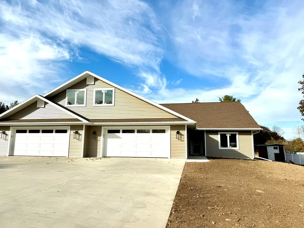 535 N 9th Ct, Sturgeon Bay Wi 54235, 2 Bedrooms Bedrooms, ,2 BathroomsBathrooms,Condominium,For Sale,N 9th Ct,143009