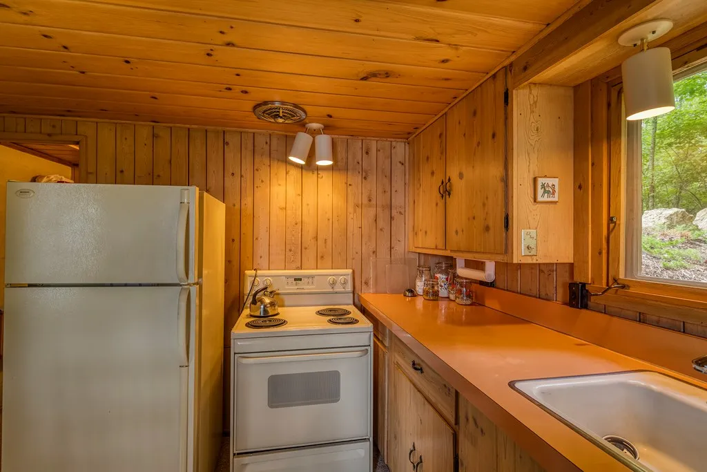 744 Wisconsin Bay Rd, Ellison Bay, Wisconsin 54210, 3 Bedrooms Bedrooms, ,2 BathroomsBathrooms,Waterfront-Residential,For Sale,Wisconsin Bay Rd,144430