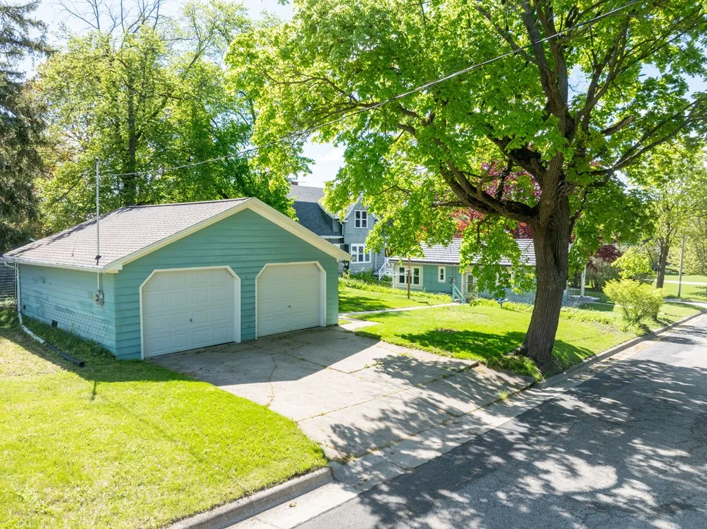 116 N 9th Ave, Sturgeon Bay, Wisconsin 54235, 2 Bedrooms Bedrooms, ,1 BathroomBathrooms,Inland-Residential,For Sale,N 9th Ave,143983