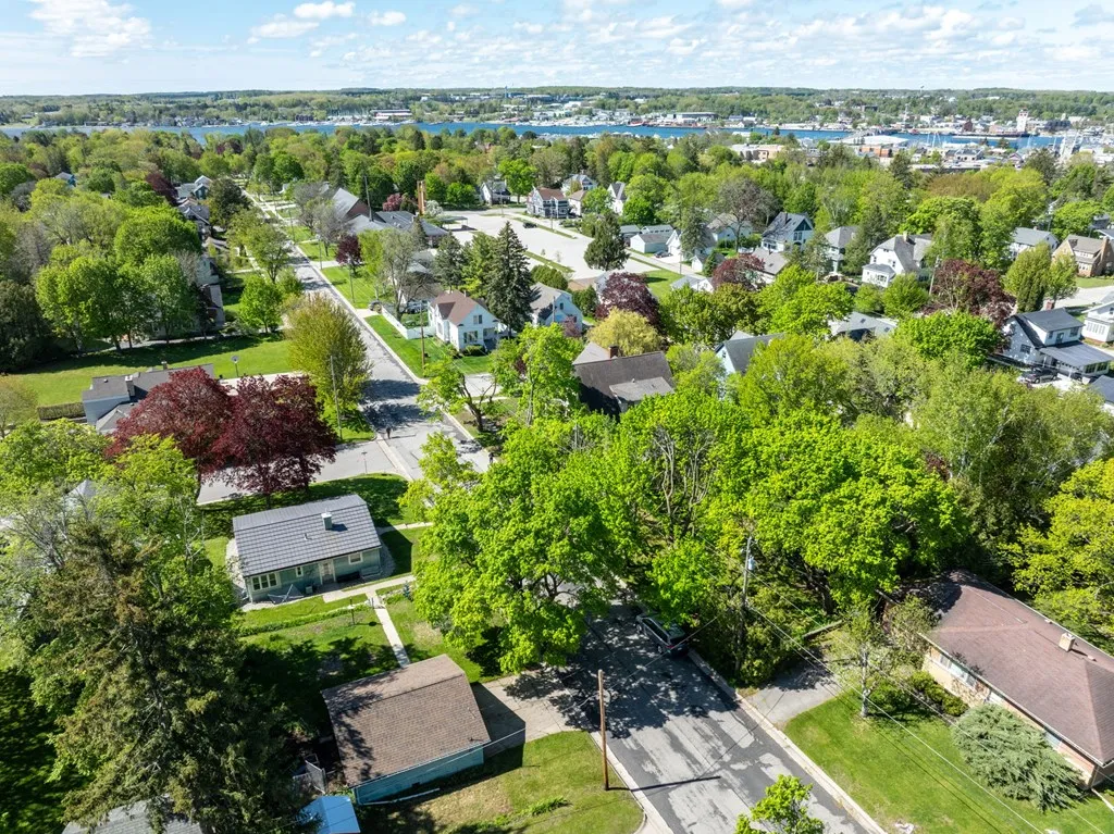 116 N 9th Ave, Sturgeon Bay, Wisconsin 54235, 2 Bedrooms Bedrooms, ,1 BathroomBathrooms,Inland-Residential,For Sale,N 9th Ave,143983