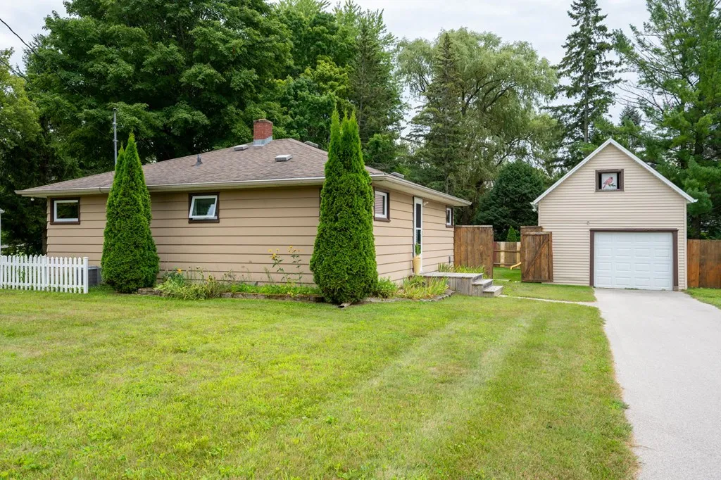 1405 Texas St, Sturgeon Bay Wi 54235, 3 Bedrooms Bedrooms, ,1 BathroomBathrooms,Inland-Residential,For Sale,Texas St,143051