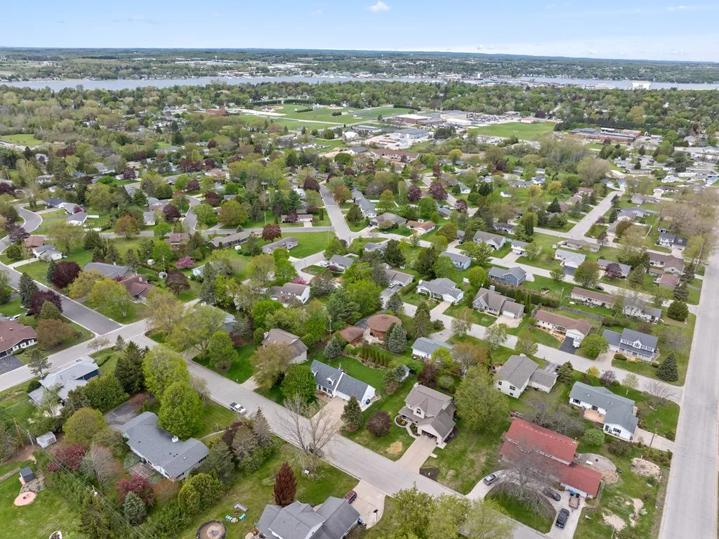 331 N 17th Dr, Sturgeon Bay, Wisconsin 54235, 4 Bedrooms Bedrooms, ,4 BathroomsBathrooms,Inland-Residential,For Sale,N 17th Dr,143971
