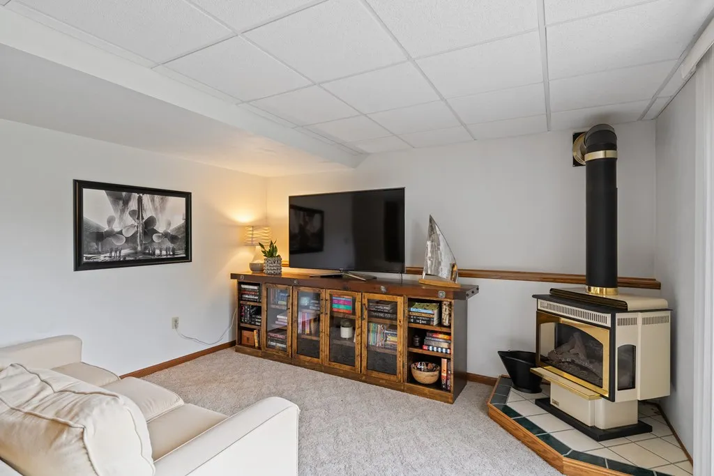 331 N 17th Dr, Sturgeon Bay, Wisconsin 54235, 4 Bedrooms Bedrooms, ,4 BathroomsBathrooms,Inland-Residential,For Sale,N 17th Dr,143971