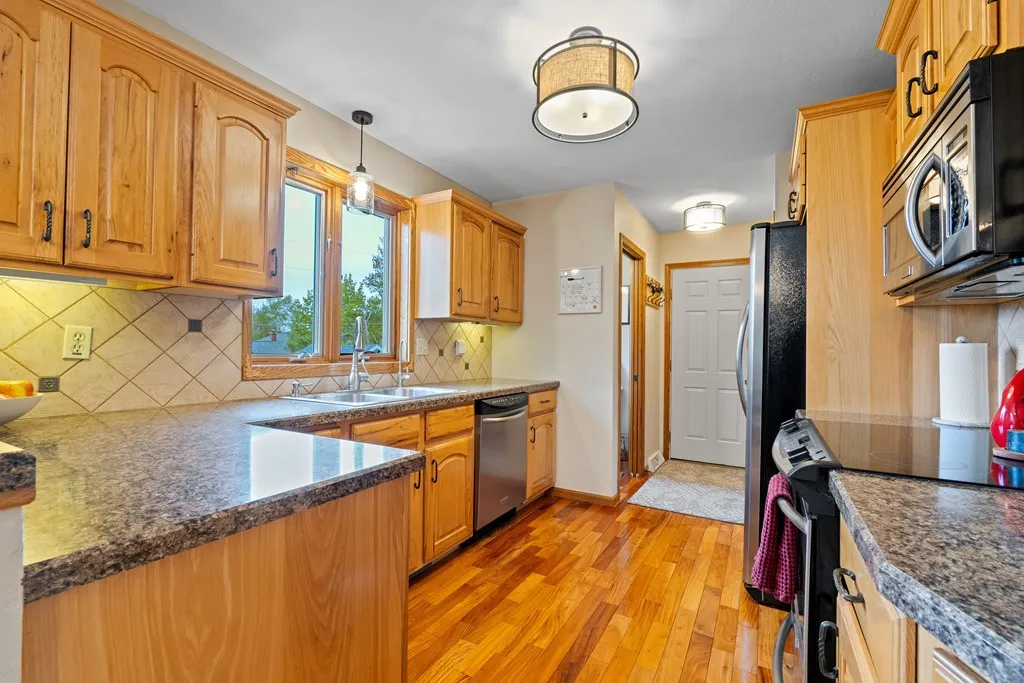 331 N 17th Dr, Sturgeon Bay, Wisconsin 54235, 4 Bedrooms Bedrooms, ,4 BathroomsBathrooms,Inland-Residential,For Sale,N 17th Dr,143971