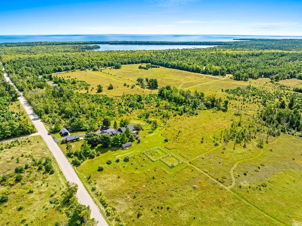 633 Isle View Rd, Ellison Bay, Wisconsin 54210, 3 Bedrooms Bedrooms, ,3 BathroomsBathrooms,Inland-Residential,For Sale,Isle View Rd,144501