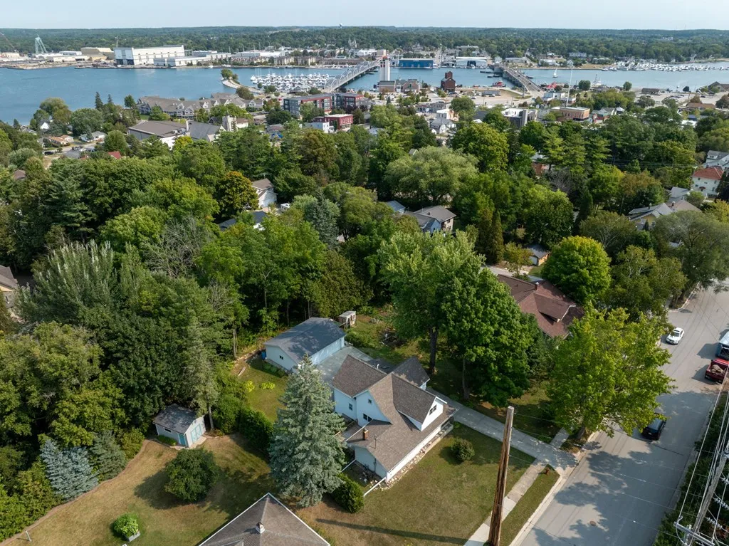 218 W Pine St, Sturgeon Bay Wi 54235, 3 Bedrooms Bedrooms, ,2 BathroomsBathrooms,Inland-Residential,For Sale,W Pine St,143215