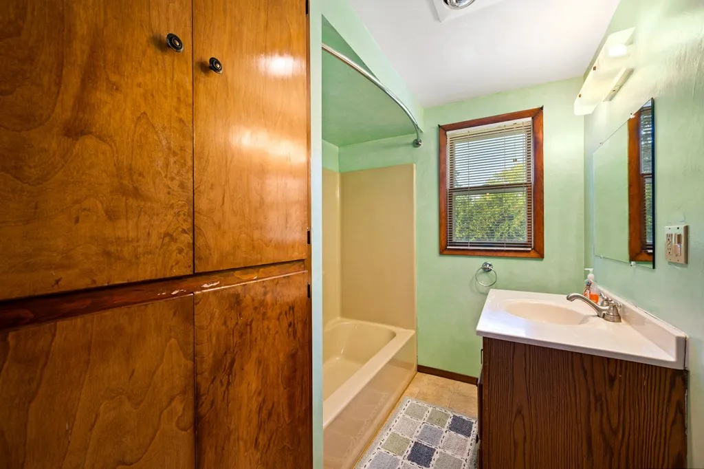 218 W Pine St, Sturgeon Bay Wi 54235, 3 Bedrooms Bedrooms, ,2 BathroomsBathrooms,Inland-Residential,For Sale,W Pine St,143215