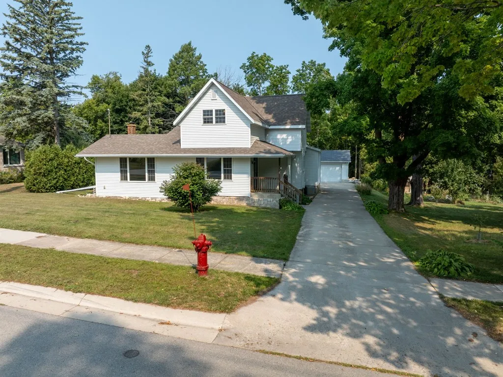 218 W Pine St, Sturgeon Bay Wi 54235, 3 Bedrooms Bedrooms, ,2 BathroomsBathrooms,Inland-Residential,For Sale,W Pine St,143215