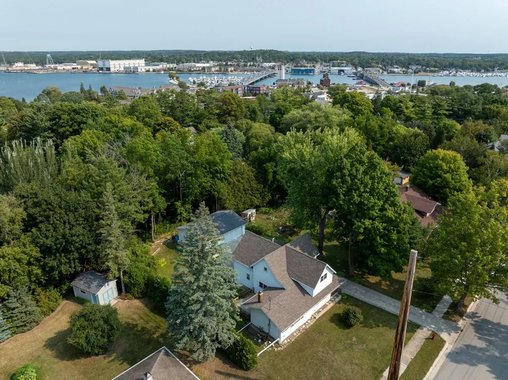 218 W Pine St, Sturgeon Bay Wi 54235, 3 Bedrooms Bedrooms, ,2 BathroomsBathrooms,Inland-Residential,For Sale,W Pine St,143215