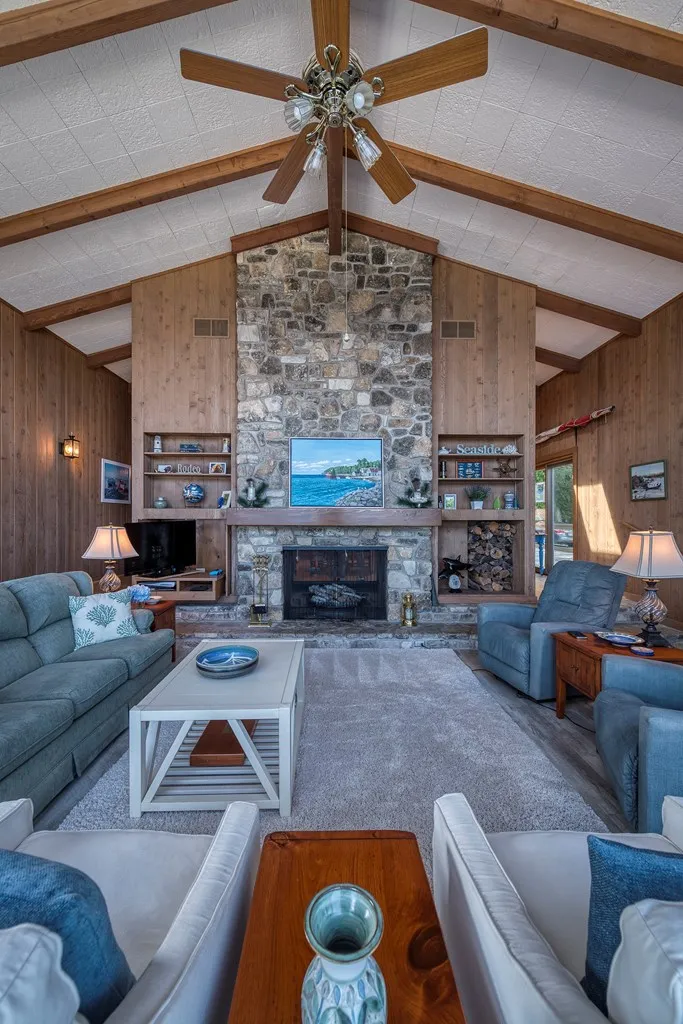 1918 Hillside Dr, Ellison Bay, Wisconsin 54210, 4 Bedrooms Bedrooms, ,2 BathroomsBathrooms,Waterfront-Residential,For Sale,Hillside Dr,144303