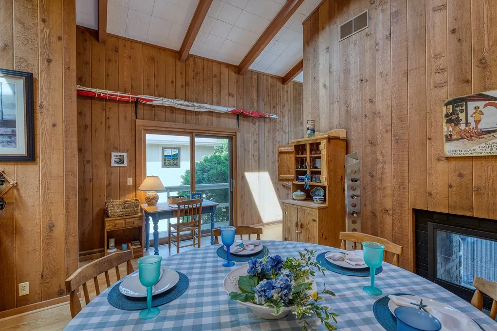 1918 Hillside Dr, Ellison Bay, Wisconsin 54210, 4 Bedrooms Bedrooms, ,2 BathroomsBathrooms,Waterfront-Residential,For Sale,Hillside Dr,144303