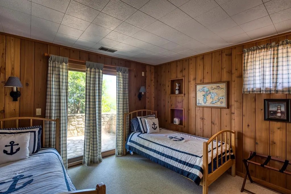 1918 Hillside Dr, Ellison Bay, Wisconsin 54210, 4 Bedrooms Bedrooms, ,2 BathroomsBathrooms,Waterfront-Residential,For Sale,Hillside Dr,144303